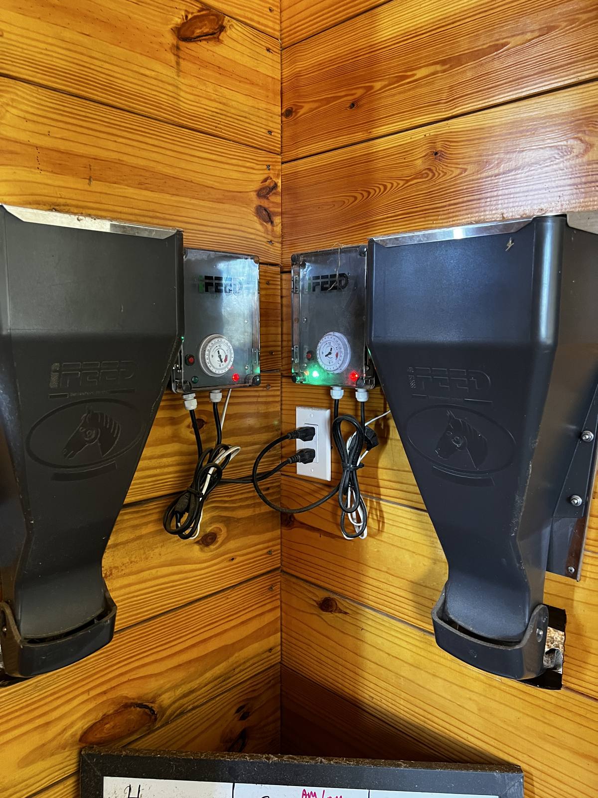 Automatic iFeed feeders in the barn