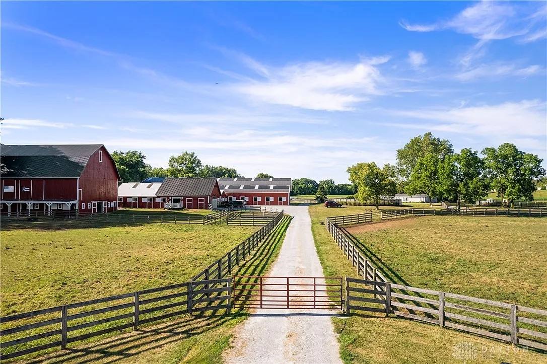The drive and entry gate to Heritage Stables
