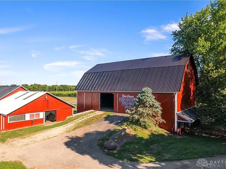 The historic bank barn known from the Bob Evans commercials
